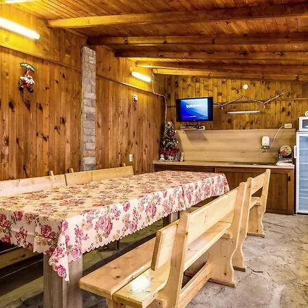 Secluded With Pool And An Outdoor Tavern Imrenchevo