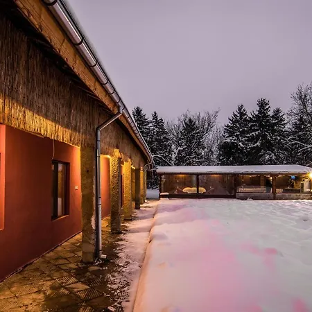 Secluded With Pool And An Outdoor Tavern *